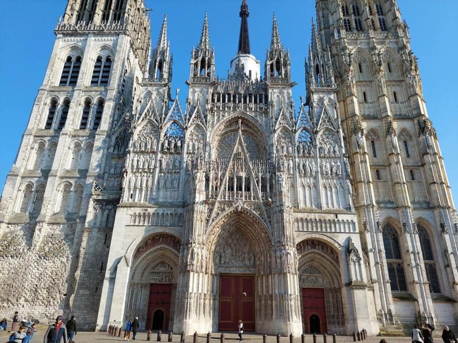 L'Essentiel - Tout Inclus ! Petit Dejeuner, Canal Plus, Netflix, Literie, Serviettes Rouen Bagian luar foto